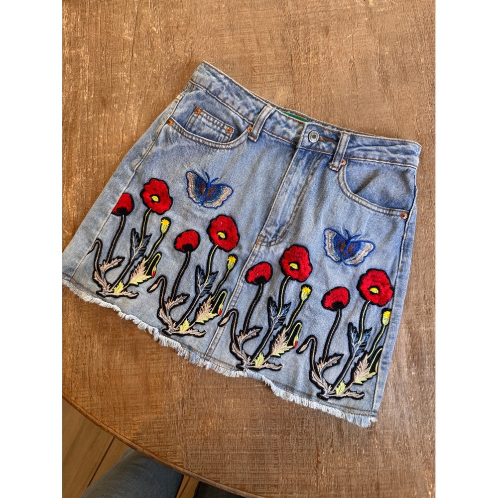Signature Eight Women Light Wash Embroidered Poppy Butterfly Denim Mini Skirt S